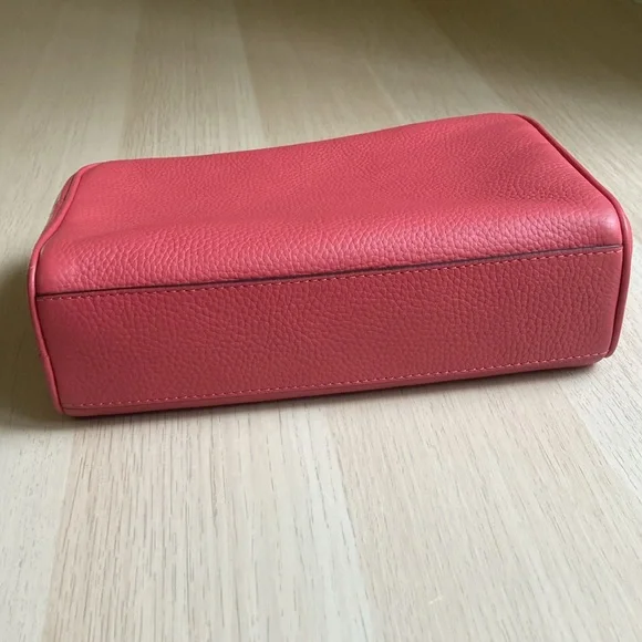EUC Michael Kors Jet Set Charm Large Zip Travel Pouch, light berry sorbet